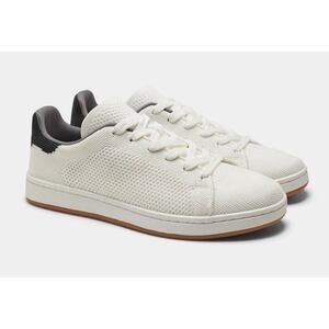 Suavs White and Black Minimalist Sneakers